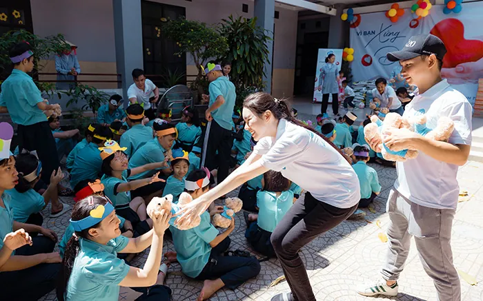 Hình ảnh các chương trình ưu đãi và khuyến mãi hấp dẫn của iwinclub, thu hút người chơi mới và tri ân thành viên cũ.